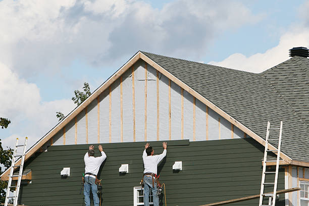 Professional Emergency Siding Repair technician working in Garrett, WA